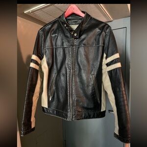 Vintage Leather Distressed Motorcycle Jacket. True to size men’s medium.